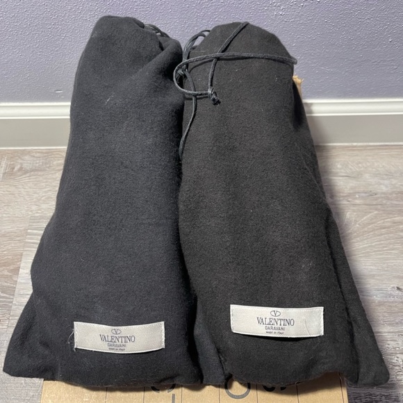 Valentino - Picture 5 of 8